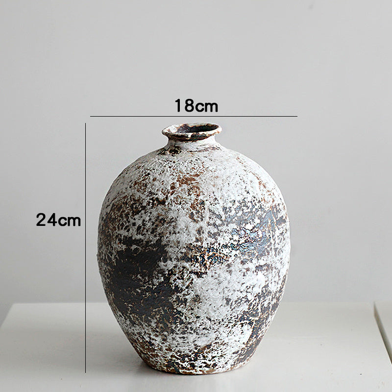 Retro Nostalgic And Dilapidated Coarse Ceramic Jars