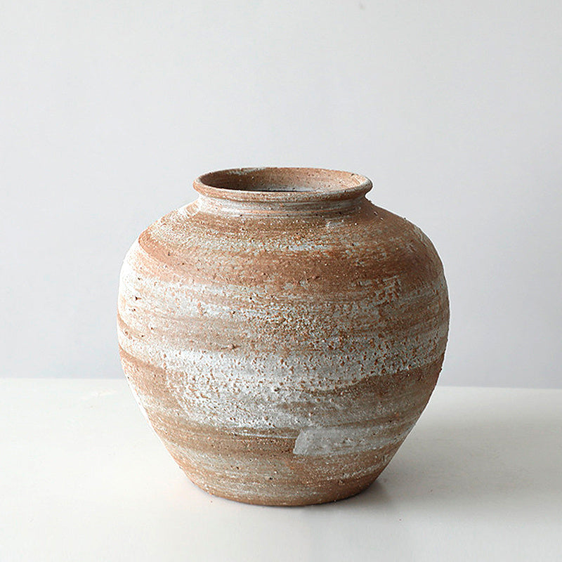 Retro Nostalgic And Dilapidated Coarse Ceramic Jars