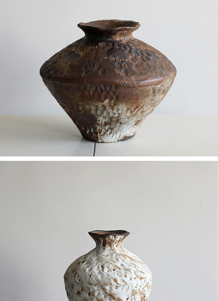Retro Nostalgic And Dilapidated Coarse Ceramic Jars